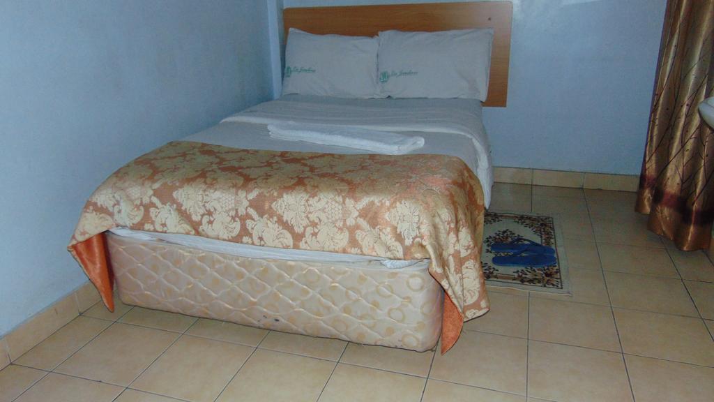 La Jardine Bed and Breakfast Nairobi Exteriör bild